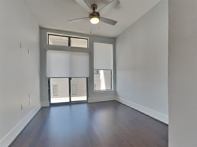 Foto del edificio - 2401 Crawford St