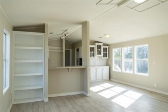 Building Photo - 7158 Clayton Wayne