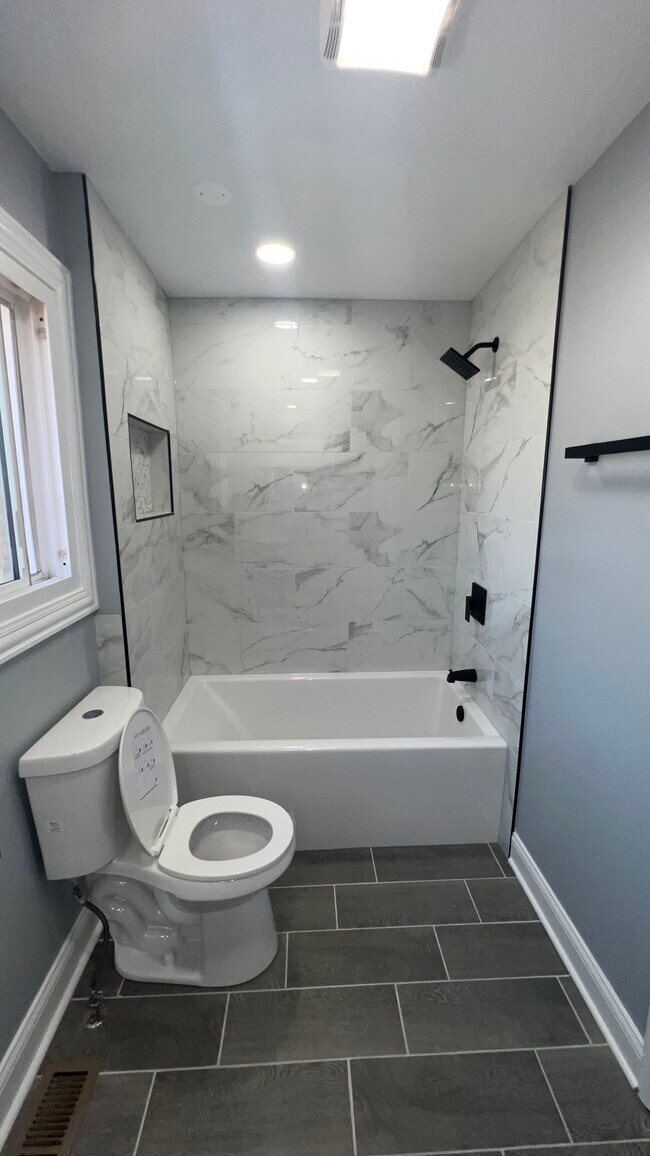 Foto del edificio - 546 E 87th St