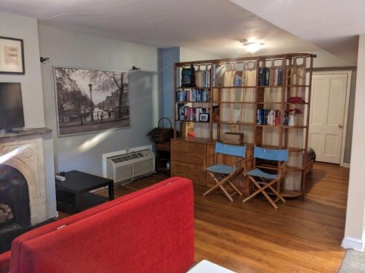 Foto del edificio - 219 3rd St NE