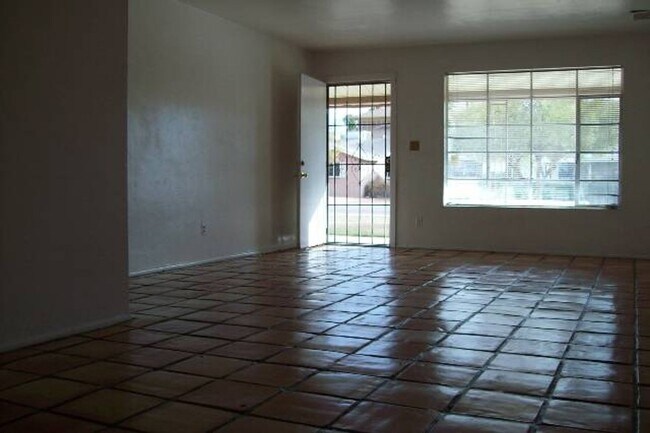 Foto del edificio - 1204 W 7th St