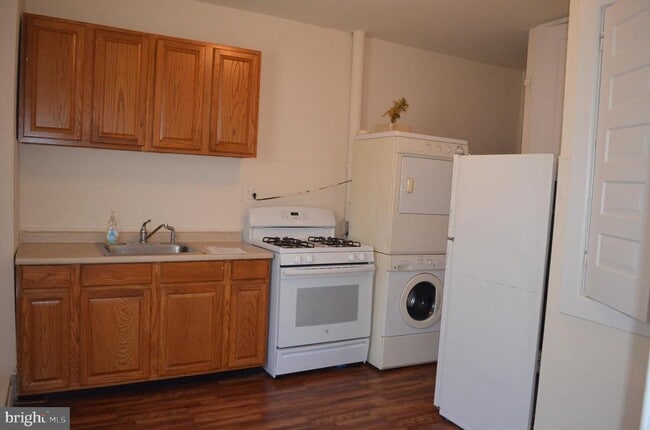 Building Photo - 400 Richey Ave