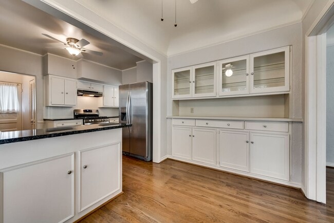 Building Photo - 4208-10 Normandy AVE