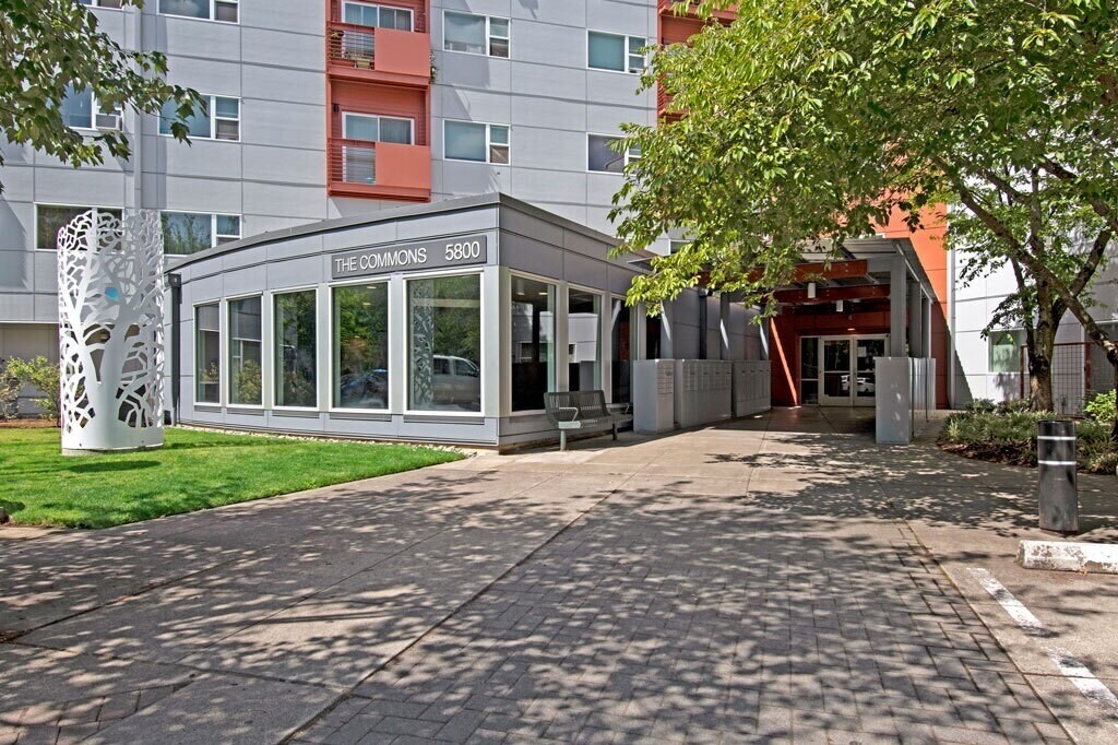 Foto principal - Commons