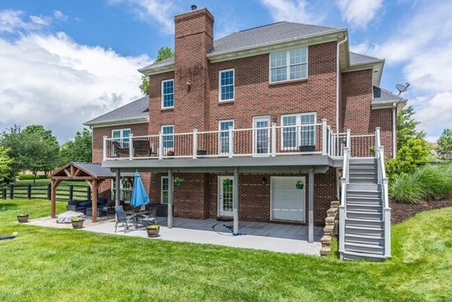 Building Photo - Stunning 5BR House in Nicholasville