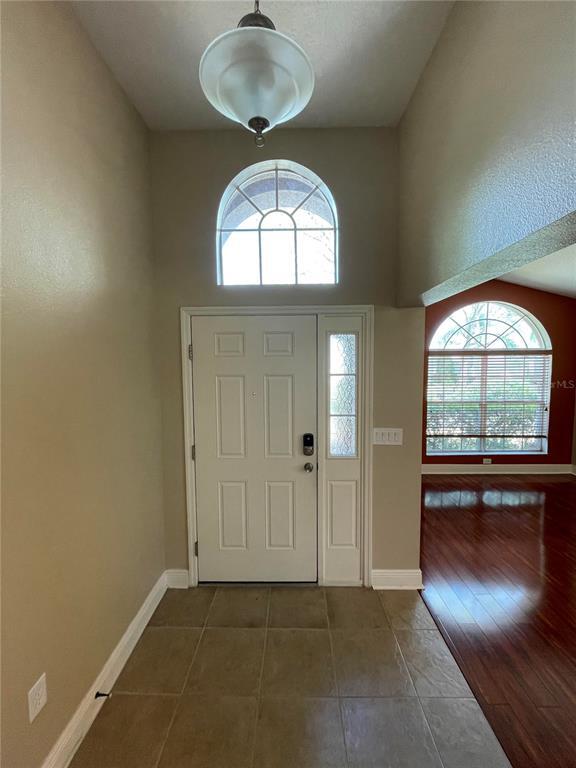 Building Photo - 423 Down Pine Dr