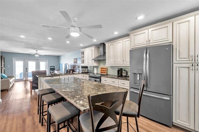 Building Photo - 4768 Coquina Key Dr SE