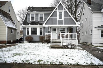 Building Photo - 3337 Sylvanhurst Rd