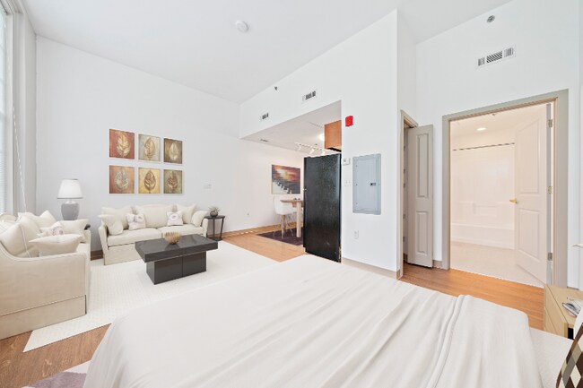 Foto del edificio - 235 Pond St