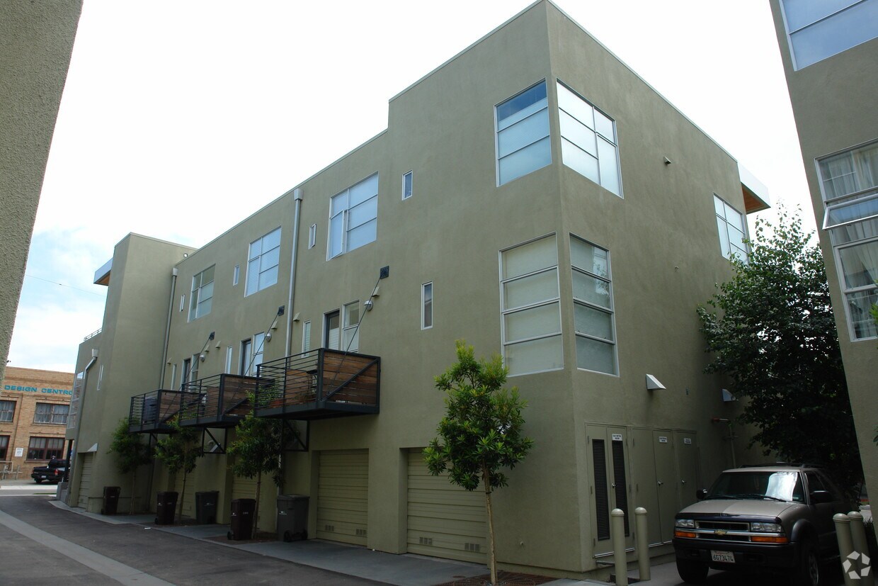 Building Photo - 1324-1330 Powell St