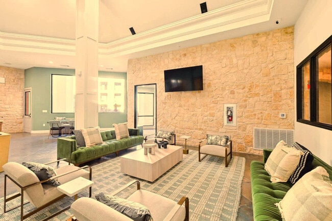 Foto del edificio - 1221 Legacy Dr