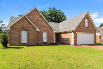 Building Photo - 6752 Oakmoor Cir S