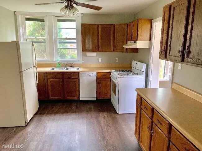 Building Photo - 2 br, 1 bath House - 1015 Devonshire St
