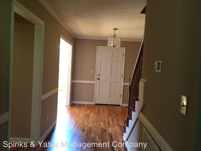 Building Photo - 111 Lismore Dr