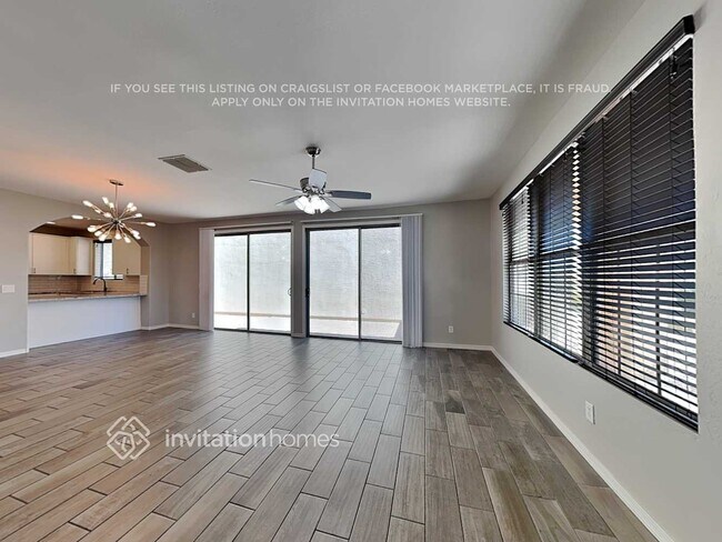 Foto del edificio - 2952 N 72nd St