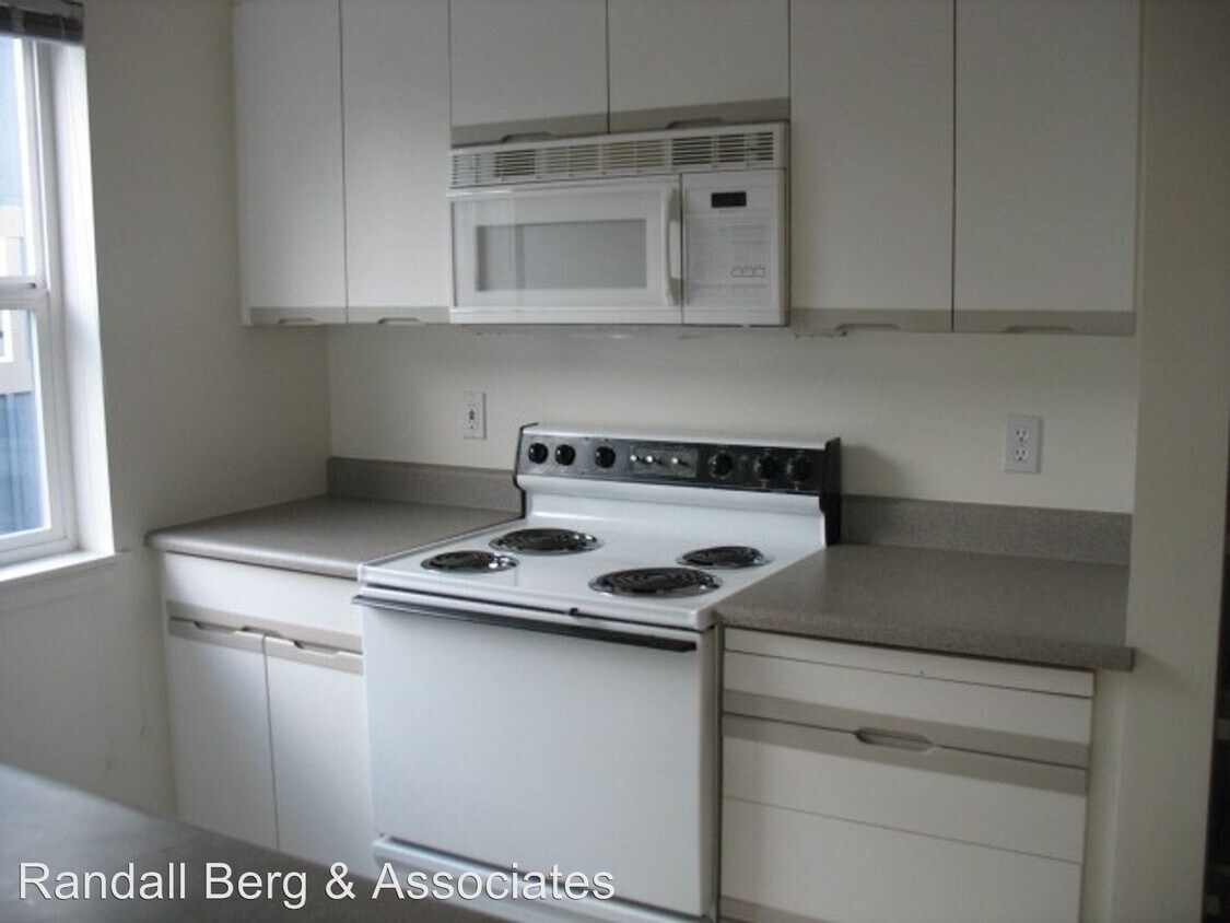 Building Photo - 4416 44th Ave SW