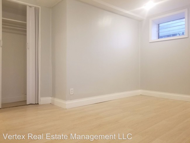 Building Photo - 2401 S 72nd St