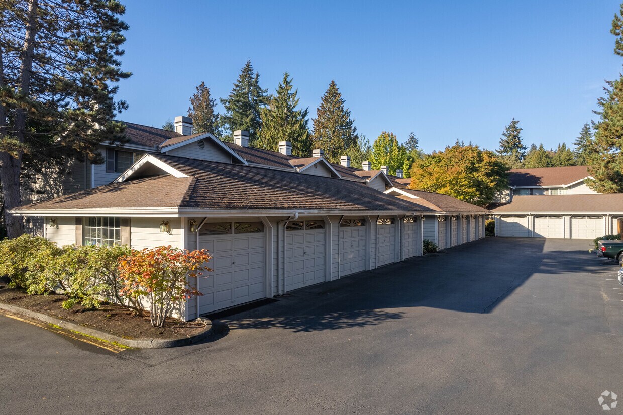 Exterior - Meadowood Townhomes