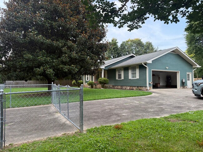 Foto del edificio - 8746 Harrison Bay Rd