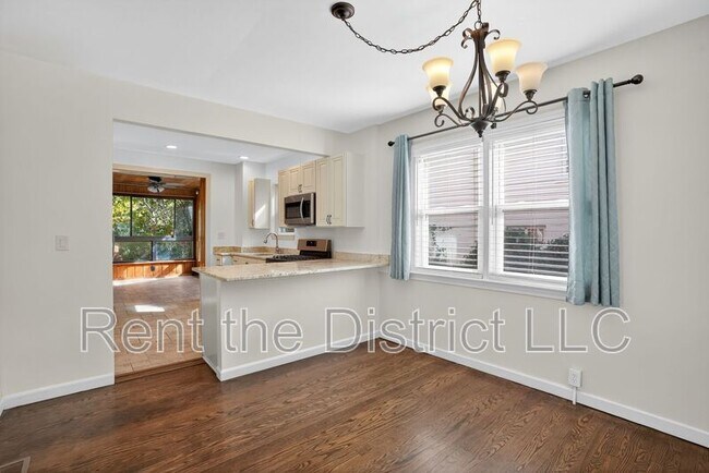 Foto del edificio - 3225 Chestnut St NE