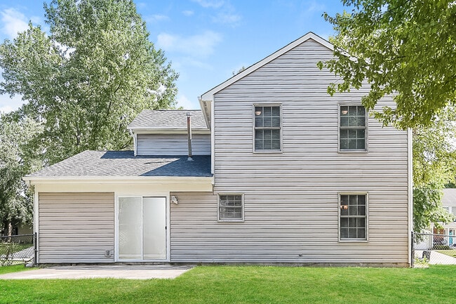 Building Photo - 7820 Bryden Dr