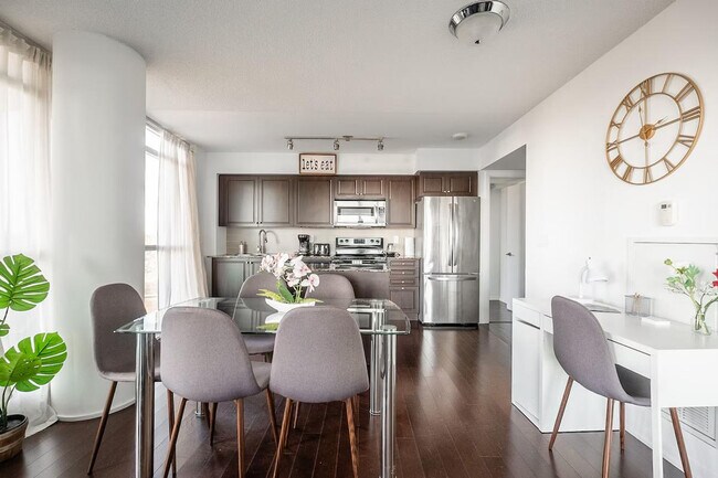 Photo du bâtiment - 250 Fort York Blvd