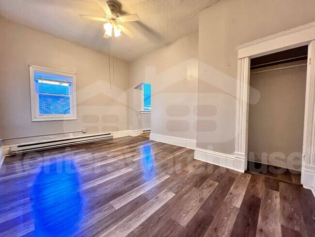 Foto del edificio - 3419 1st St