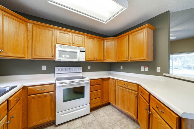 Building Photo - 714 Campusview Dr