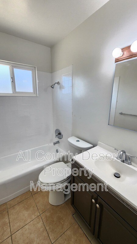 Foto del edificio - 44868 Santa Anita Ave