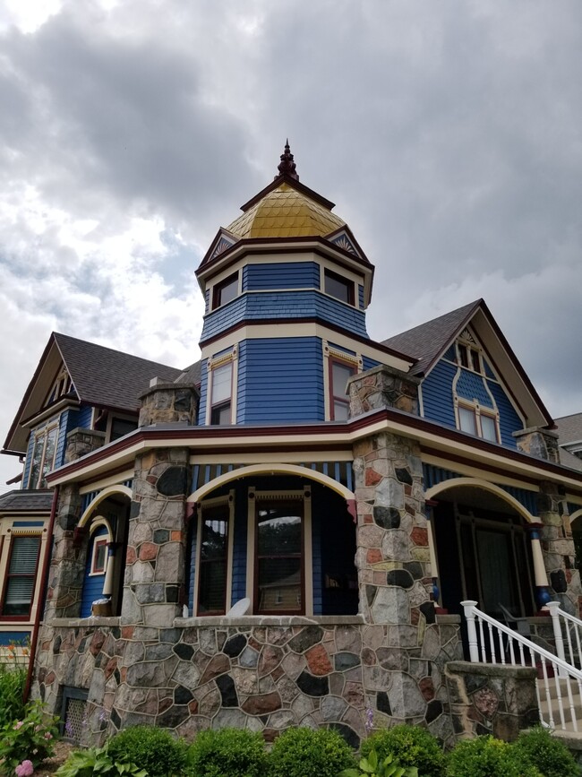 Historic FC Elliot House - 501 Dunbar Ave