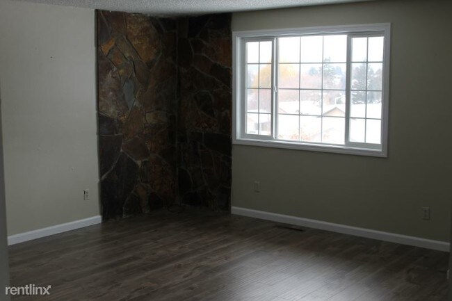 Building Photo - 4 br, 2 bath Condo - 6 Parkway Drive A Unit A