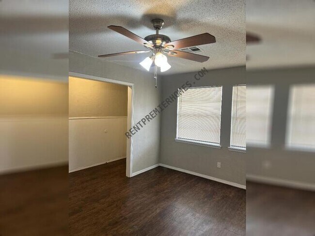 Foto del edificio - 324 NW 87th St