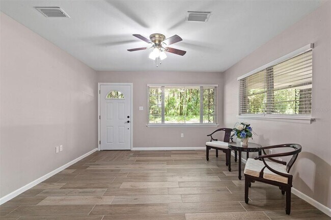 Foto del edificio - 4721 SW 47th Wy