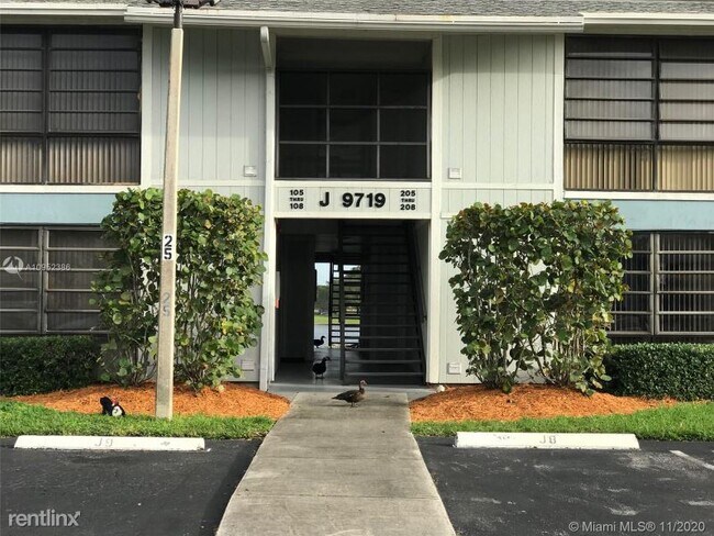 Foto del edificio - 9719 Hammocks Blvd