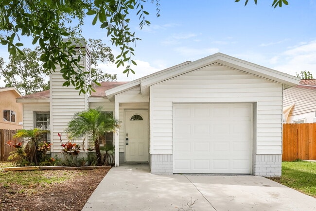 Building Photo - 11105 Cherrywood Ln