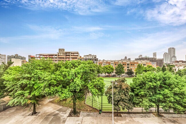 Foto del edificio - 1125-25 45th Ave