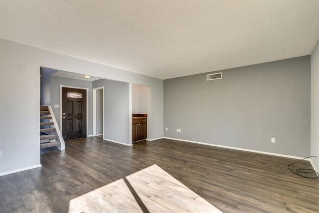 Building Photo - 222 Wildfire Dr