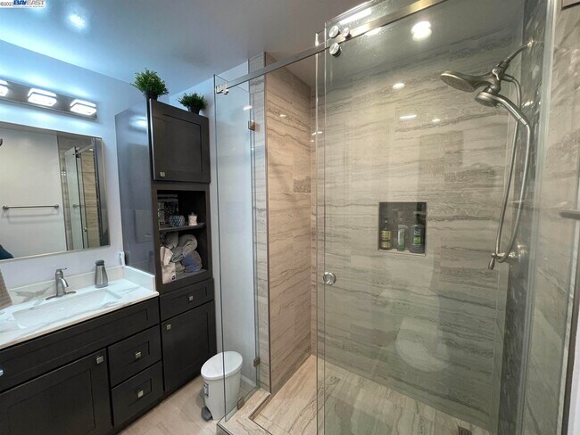 Foto del edificio - 4428 Del Valle Pkwy