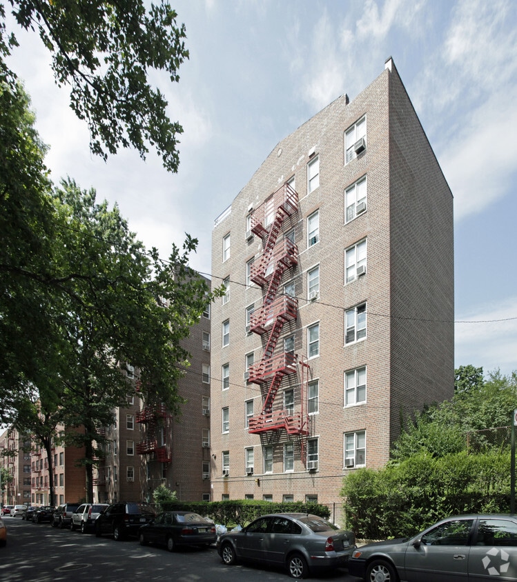 Primary Photo - 2275 Barker Ave