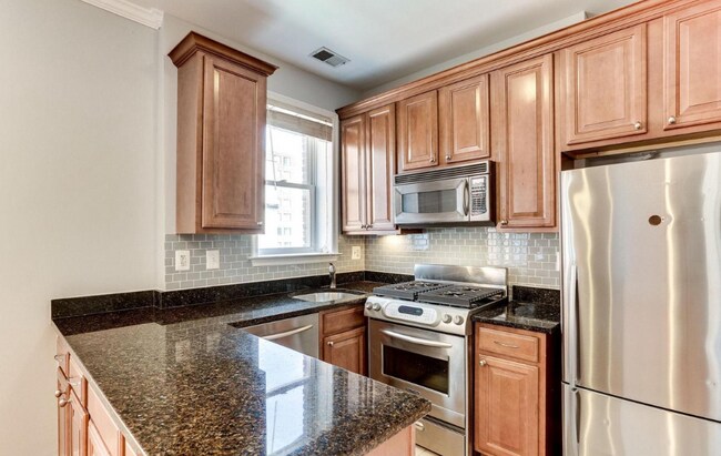 Full size appliances and w/d - 1438 Columbia Rd NW