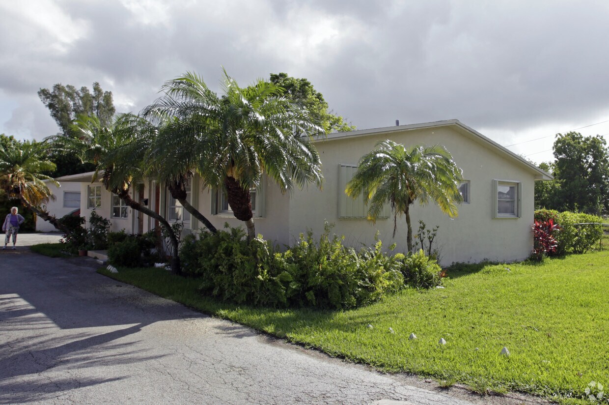 Foto del edificio - 7021-7035 SW 23rd St
