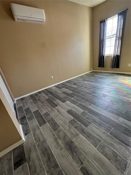 Foto del edificio - 3719 Meadowbreeze Dr