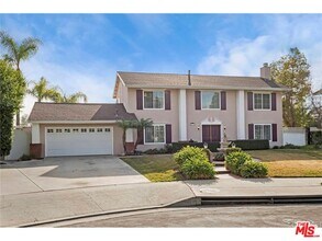 Building Photo - 8031 Melba Ave