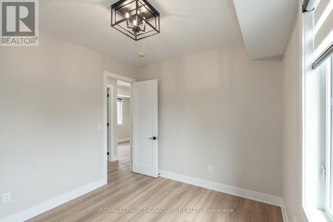 Building Photo - 5 Mill St N