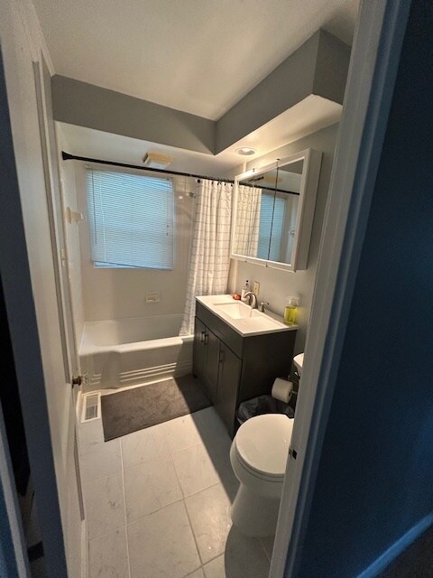 Foto del edificio - 1202 E Saint Andrews Rd