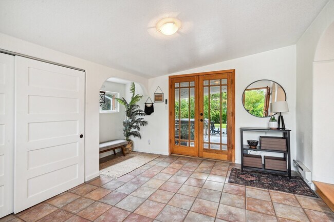 Foto del edificio - 5944 S Milwaukee Way