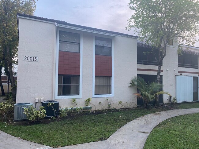 Foto del edificio - 20015 NE 3rd Ct