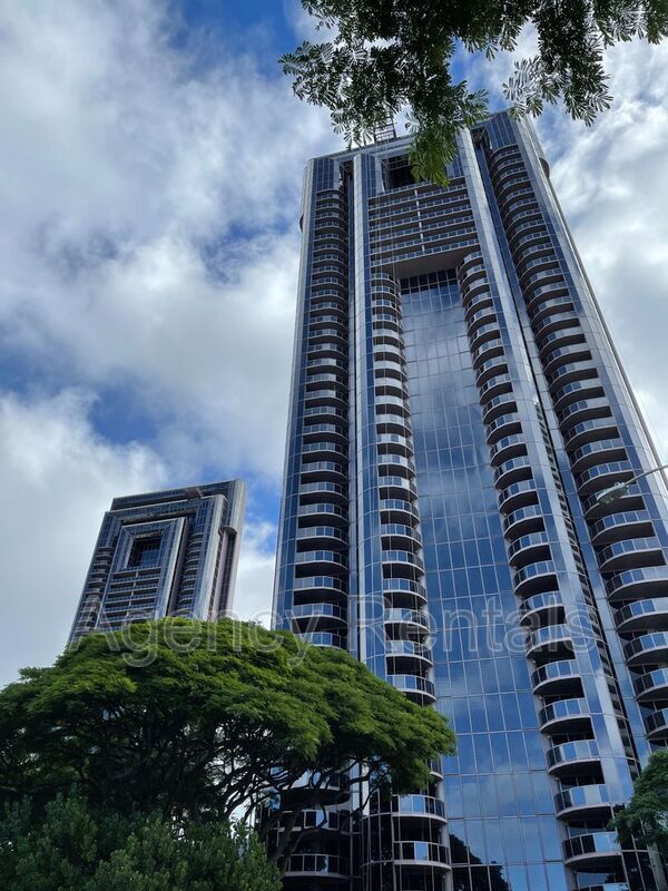 Building Photo - 425 South St