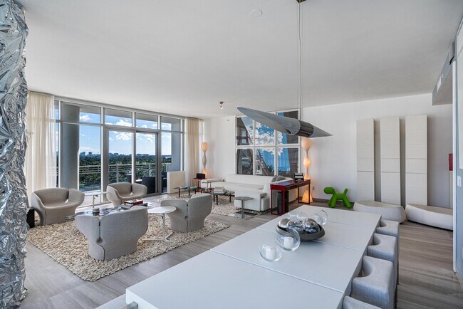 Foto del edificio - 6101 Aqua Ave