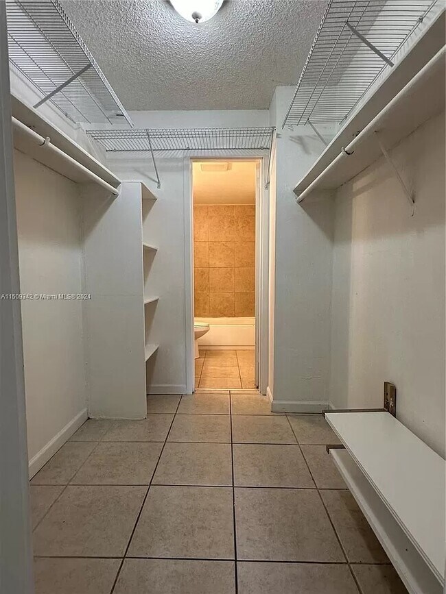 Building Photo - 1805 Sans Souci Blvd